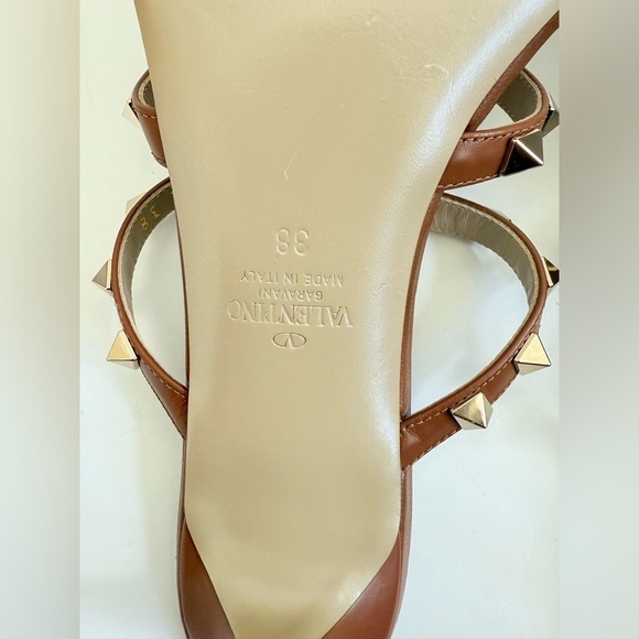 Valentino Garavani Brown Leather Caged Rockstud thong kitten heel sandals EU 38 - Picture 8 of 10